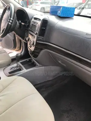 Hyundai Santa Fe 2012 Brown