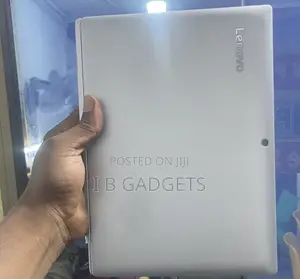 Laptop Lenovo IdeaPad 310 2GB Intel Atom SSD 32GB