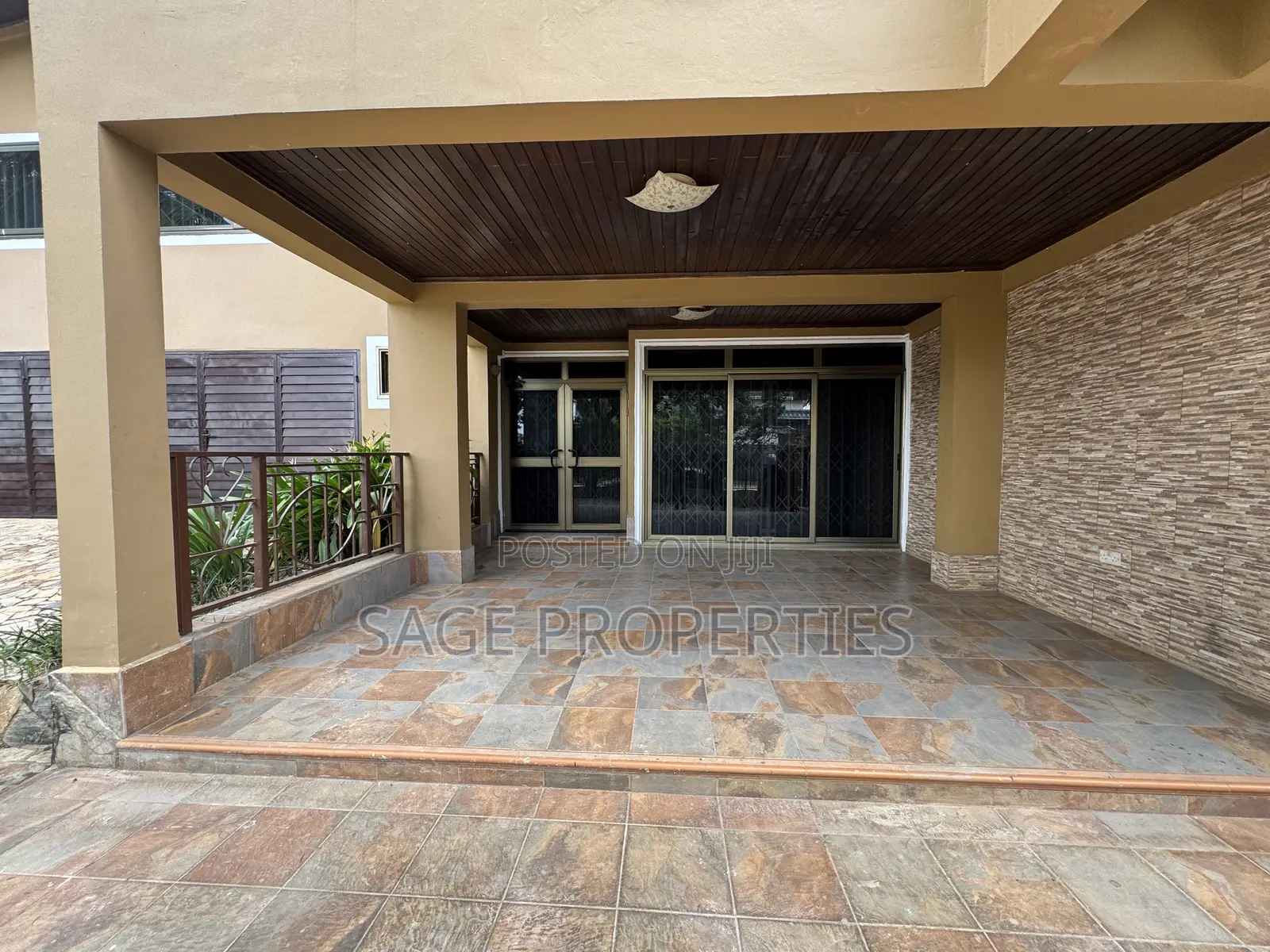 2bdrm Apartment in American House for rent