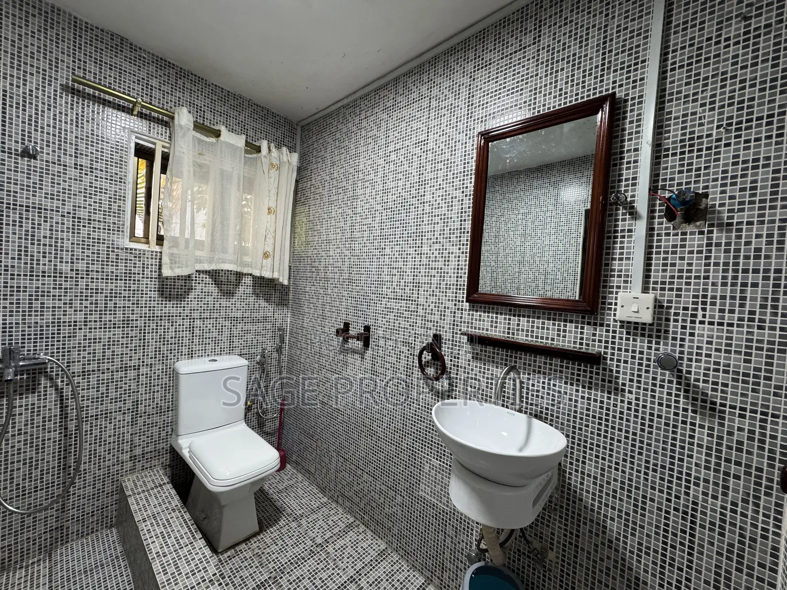 2bdrm Apartment in American House for rent