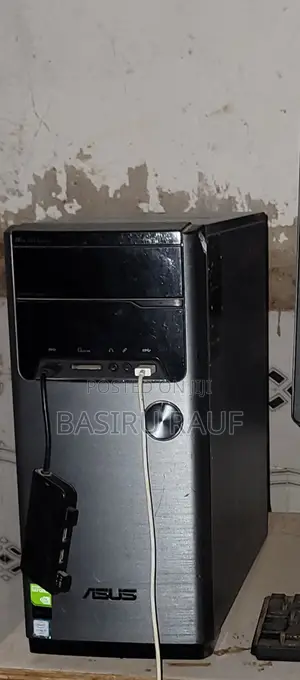 Desktop Computer Asus 16GB Intel Core 7 HDD+SSD 750GB