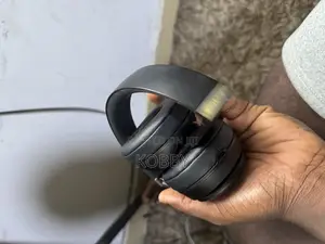 Beats Solo 4 by Beats by Dre