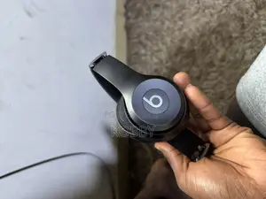 Beats Solo 4 by Beats by Dre
