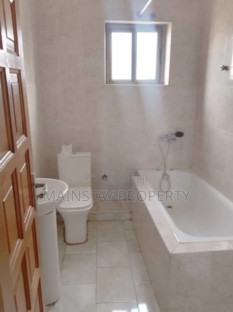 9bdrm House in Mainstay Estates, Nungua for rent