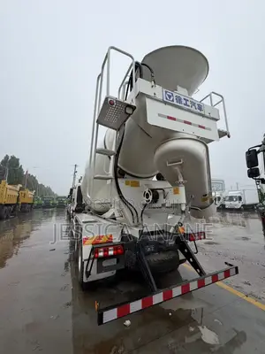 XCMG Heavy-Duty Hanfeng G5 12cm3 Mixer Concrete Truck Cif to Tema Port