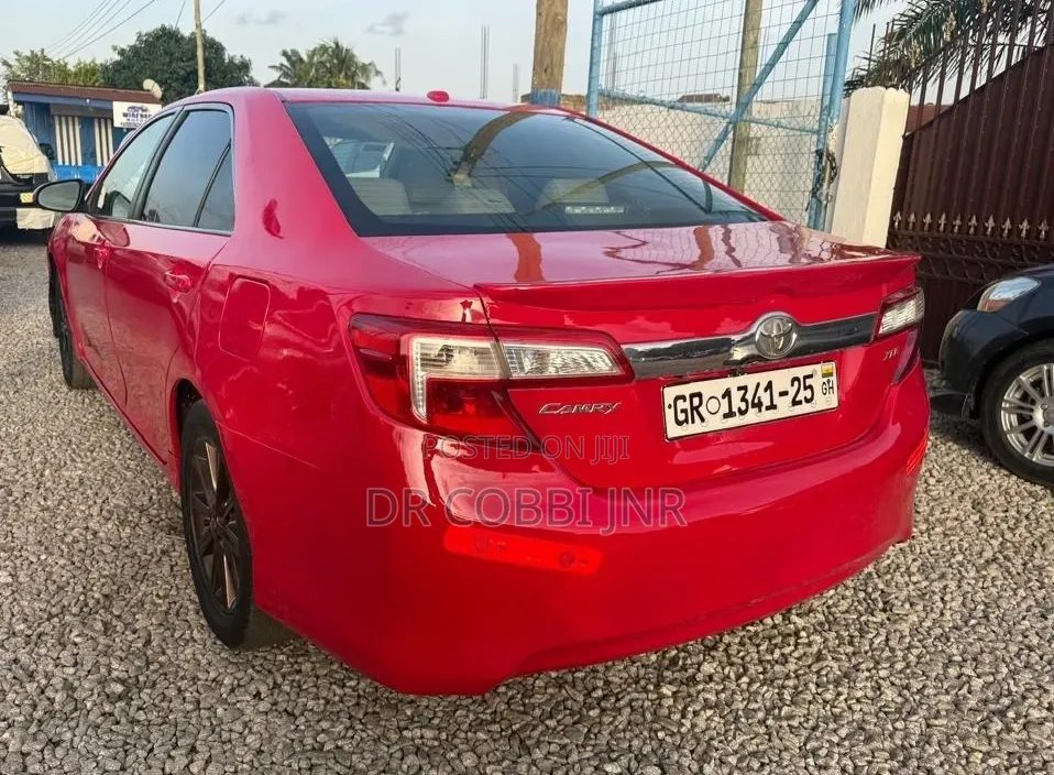 Toyota Camry XLE 4dr Sedan (2.5L 4cyl 6A) 2014 Red