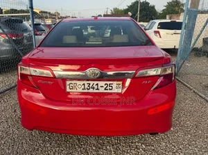 Toyota Camry XLE 4dr Sedan (2.5L 4cyl 6A) 2014 Red