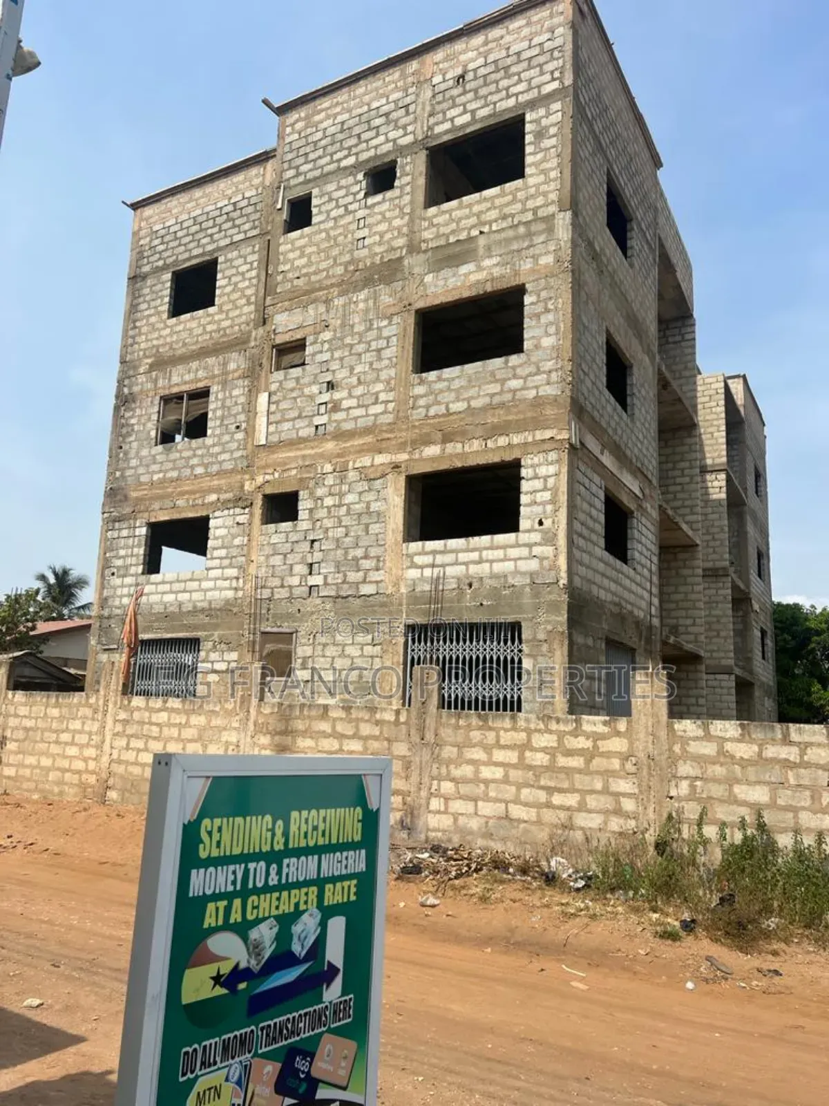 8bdrm Apartment in Kg Franco Properties, Spintex for sale