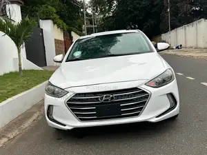Hyundai Elantra Limited Sedan FWD (2.0L 4cyl 6A) 2017 White