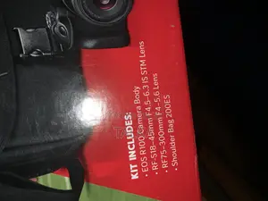 Canon Eos R100 Mirrorless Camera With 2 Lenses 18-45mm + 75-300mm