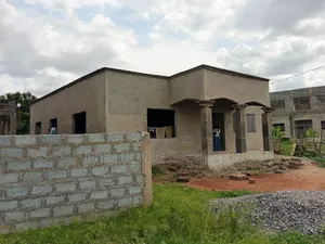 3bdrm House in Owner, Dodowa for sale
