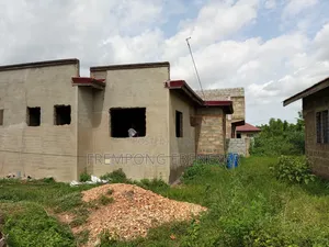 3bdrm House in Owner, Dodowa for sale