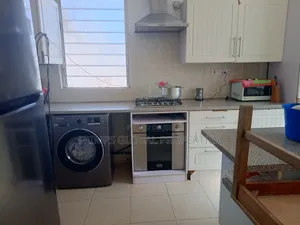 5bdrm House in North Kaneshie for sale