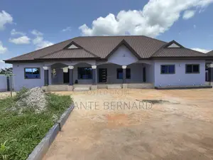 4bdrm Apartment in Nkrankrom, Sunyani West for rent