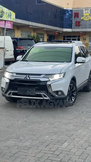 Mitsubishi Outlander 2019 White