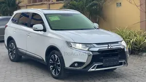 Mitsubishi Outlander 2019 White