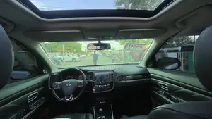 Mitsubishi Outlander 2019 White
