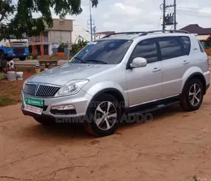 SsangYong Rexton 2015 Silver