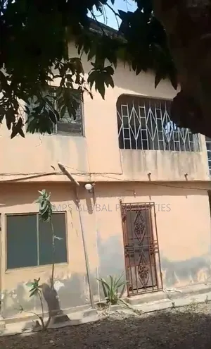 5bdrm House in Accra Metropolitan for sale