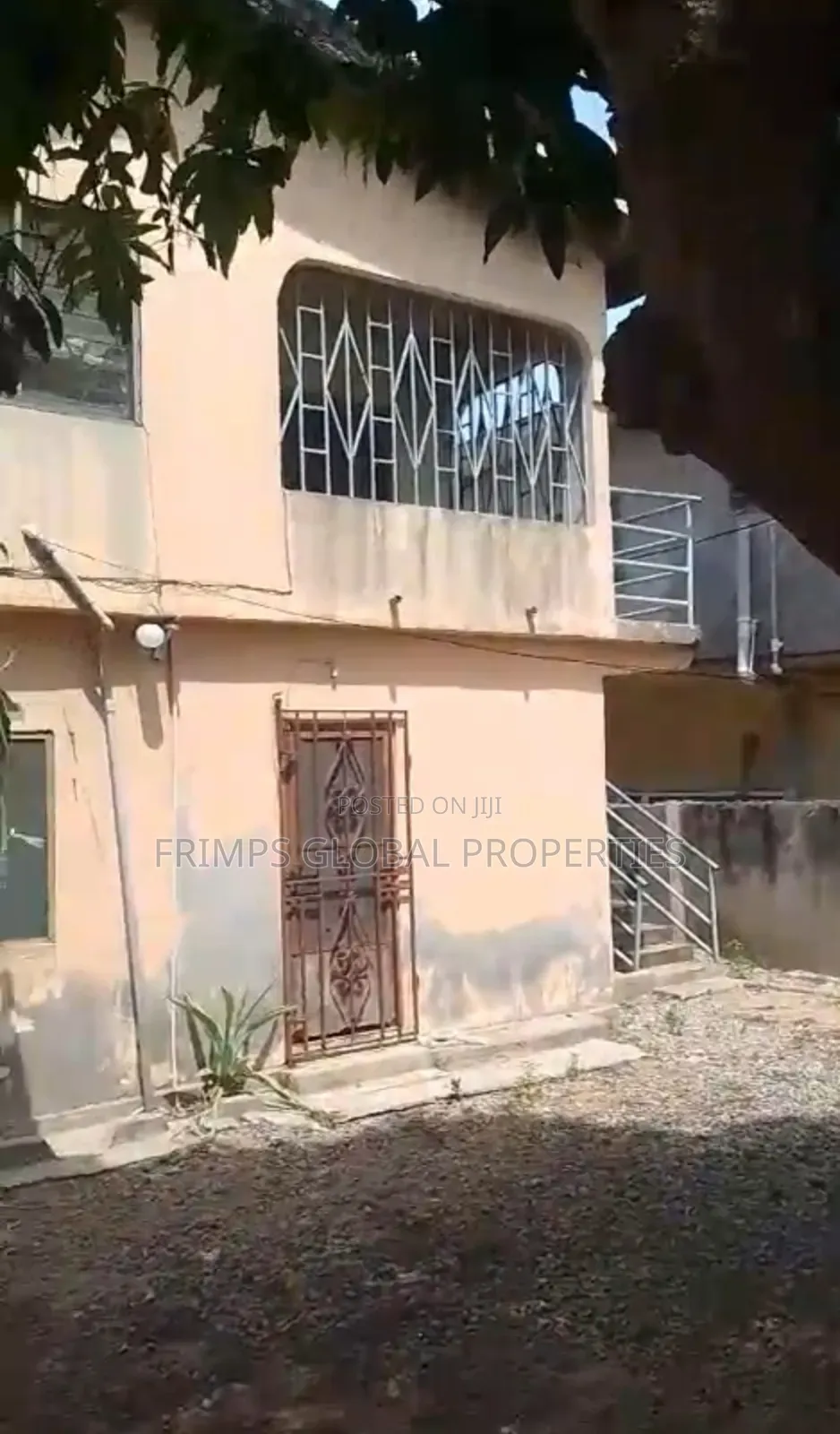 5bdrm House in Accra Metropolitan for sale