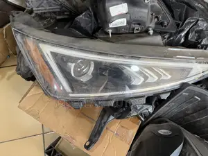 2019-2021 Hyundai Elantra Rh Headlight Halogen Assy Oem