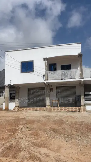 6bdrm House in Bosomtwe for sale