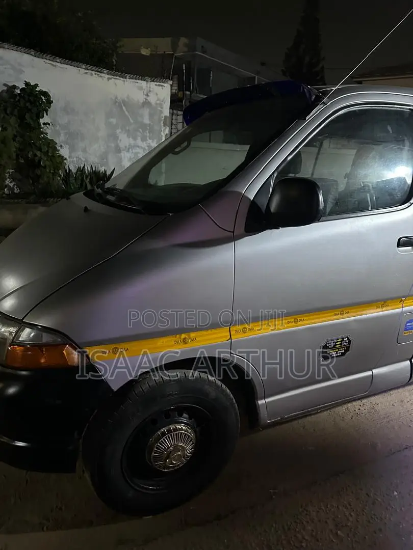 Toyota HiAce 2008 Silver