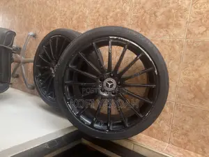 Home Used 20 Inch Mercedes Benz Rim With Tires.