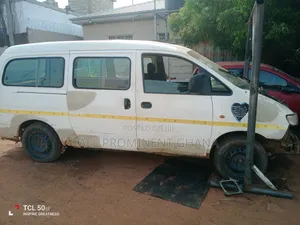 Hyundai H200 2002 White