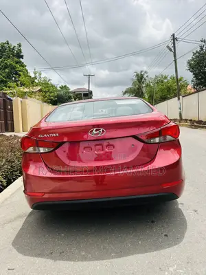 Hyundai Elantra SE Sedan FWD (1.8L 4cyl 6A) 2016 Red