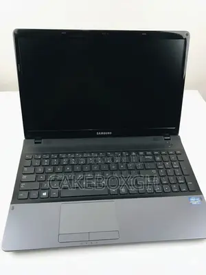 Laptop Samsung NP300E7A 4GB Intel Core i3 HDD 500GB