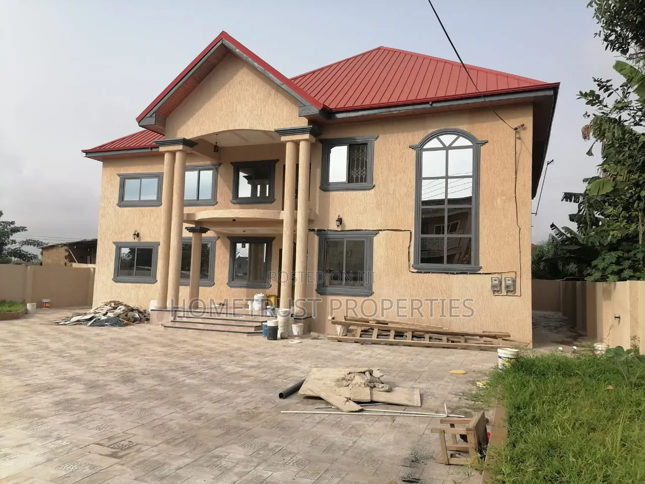 6bdrm Duplex in Amasaman Sapeiman for sale