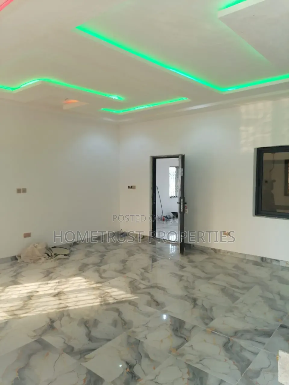 6bdrm Duplex in Amasaman Sapeiman for sale