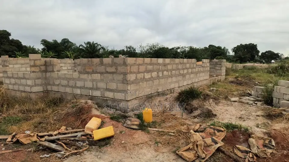 Uncompleted 15 Bedroom Apartments for Hotel