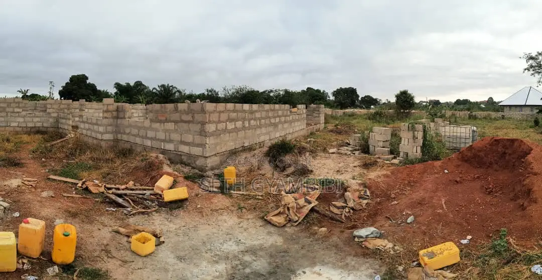 Uncompleted 15 Bedroom Apartments for Hotel