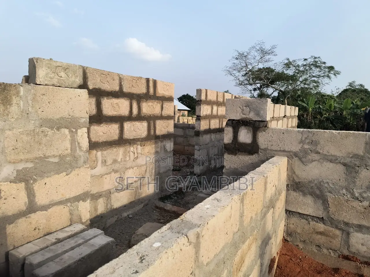 Uncompleted 15 Bedroom Apartments for Hotel