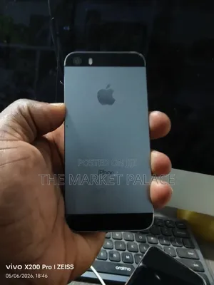 Apple iPhone 5s 16 GB Black