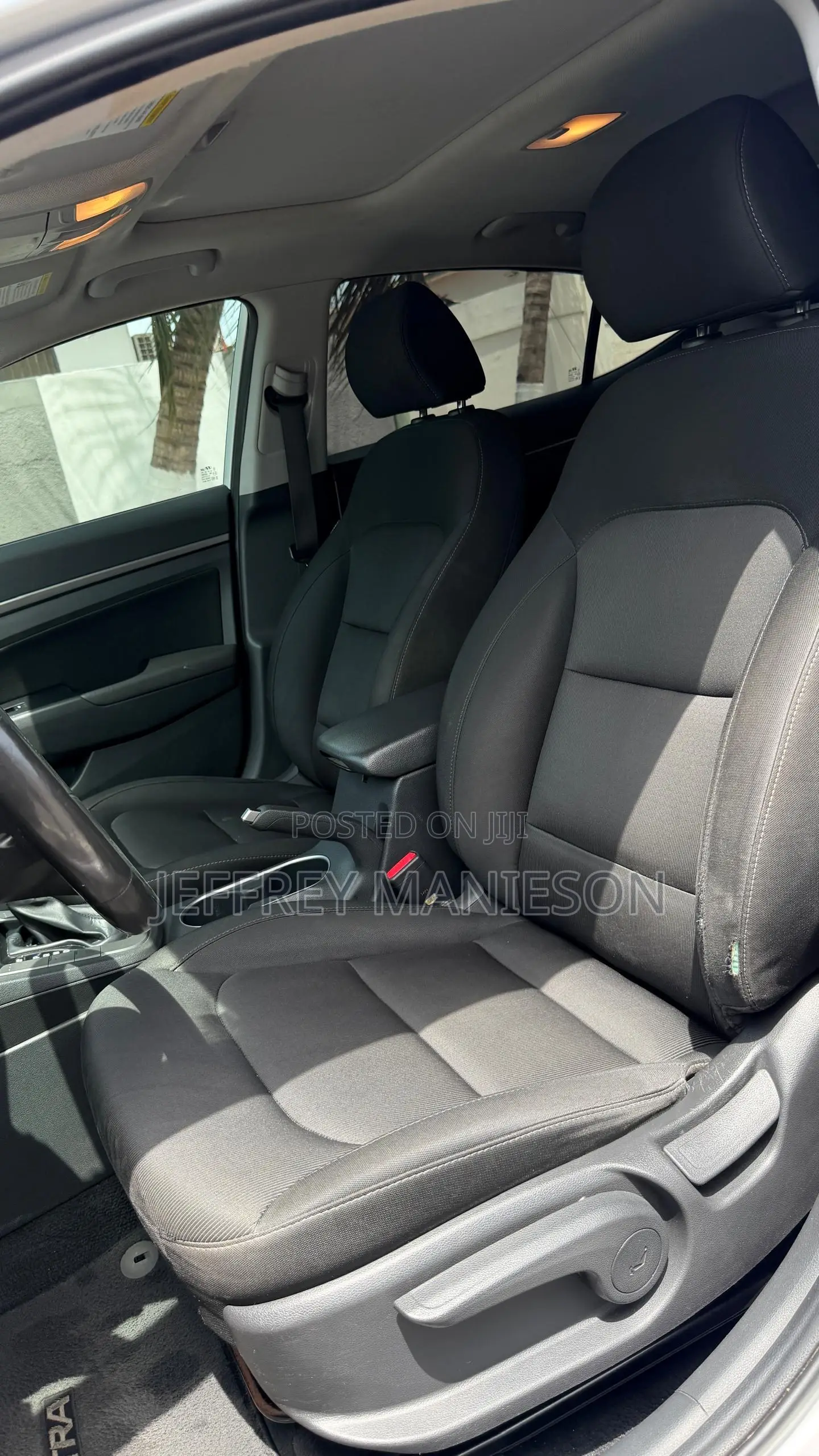 Hyundai Elantra 2018 Silver