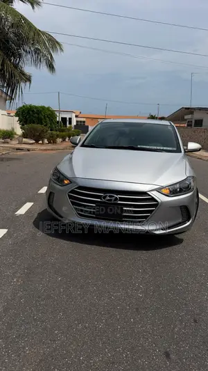 Hyundai Elantra 2018 Silver