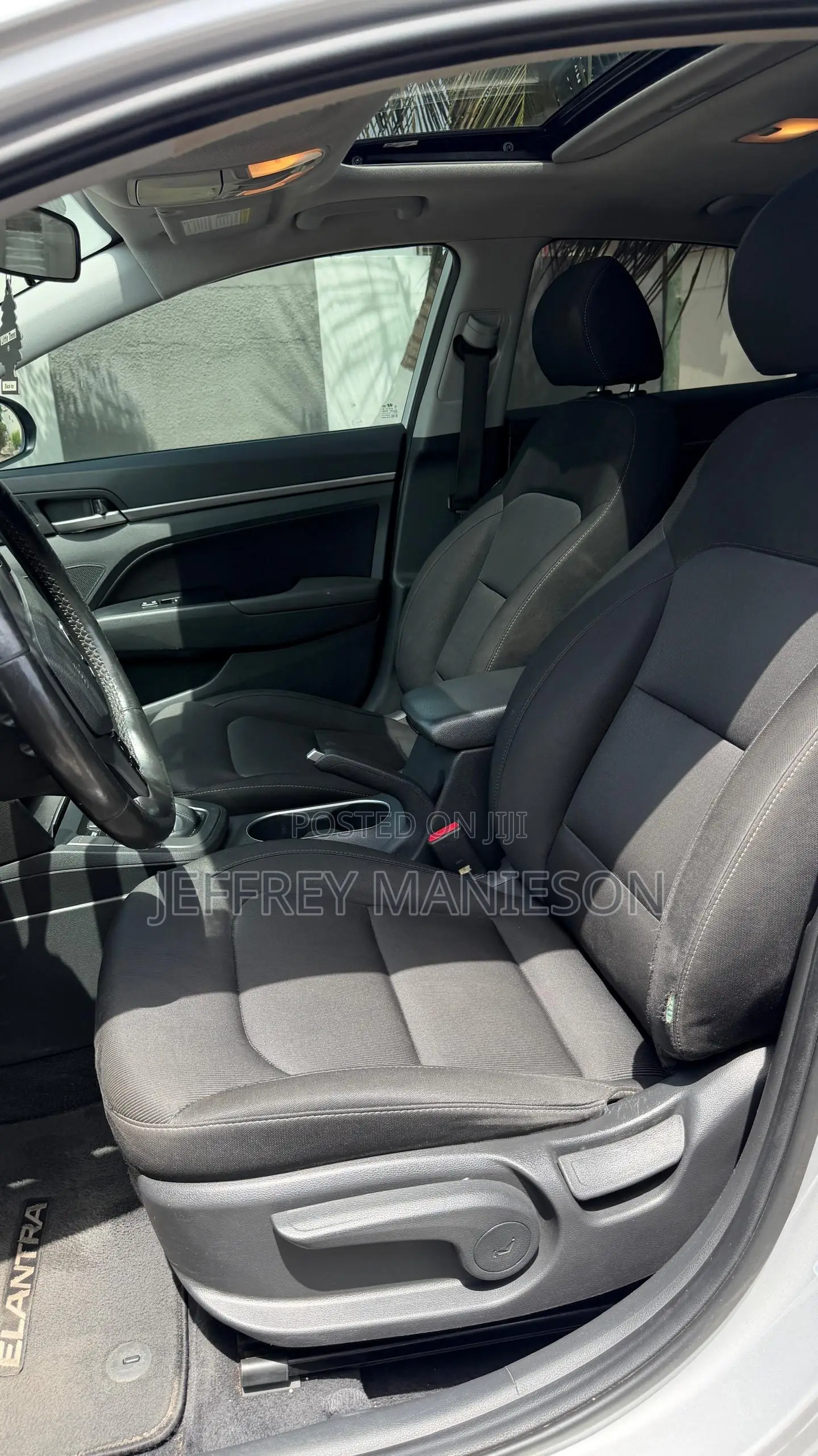 Hyundai Elantra 2018 Silver