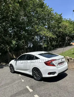 Honda Civic 2018 White