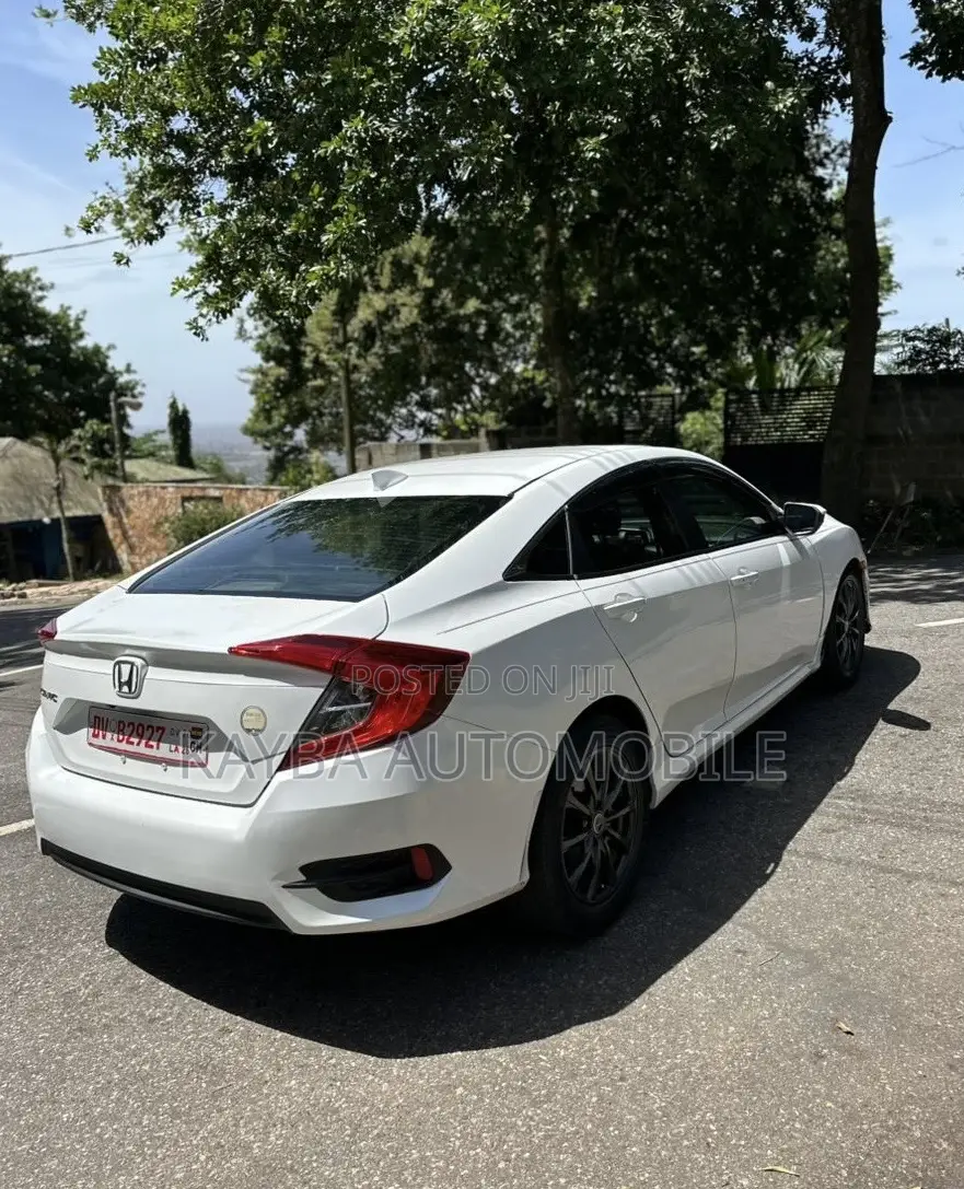 Honda Civic 2018 White