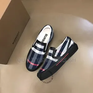 Burberry Cult Slip Navy White