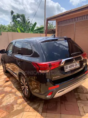 Mitsubishi Outlander ES FWD 2019 Black