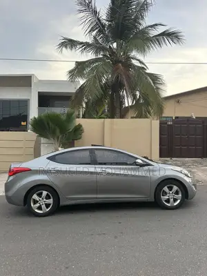 Hyundai Elantra Limited Sedan FWD (1.8L 4cyl 6A) 2016 Gray