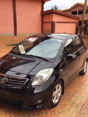 Toyota Yaris Base Hatchback 5dr 2010 Black