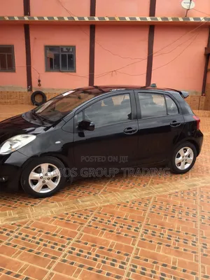 Toyota Yaris Base Hatchback 5dr 2010 Black