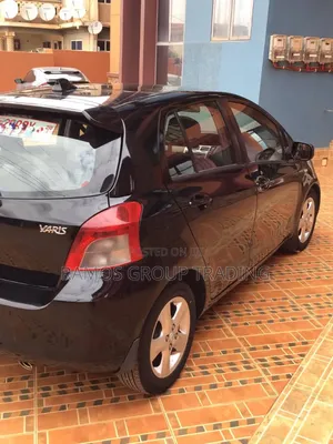 Toyota Yaris Base Hatchback 5dr 2010 Black