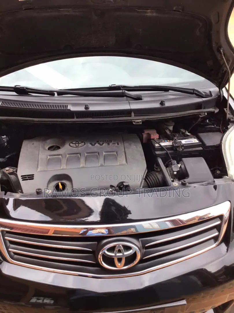 Toyota Yaris Base Hatchback 5dr 2010 Black