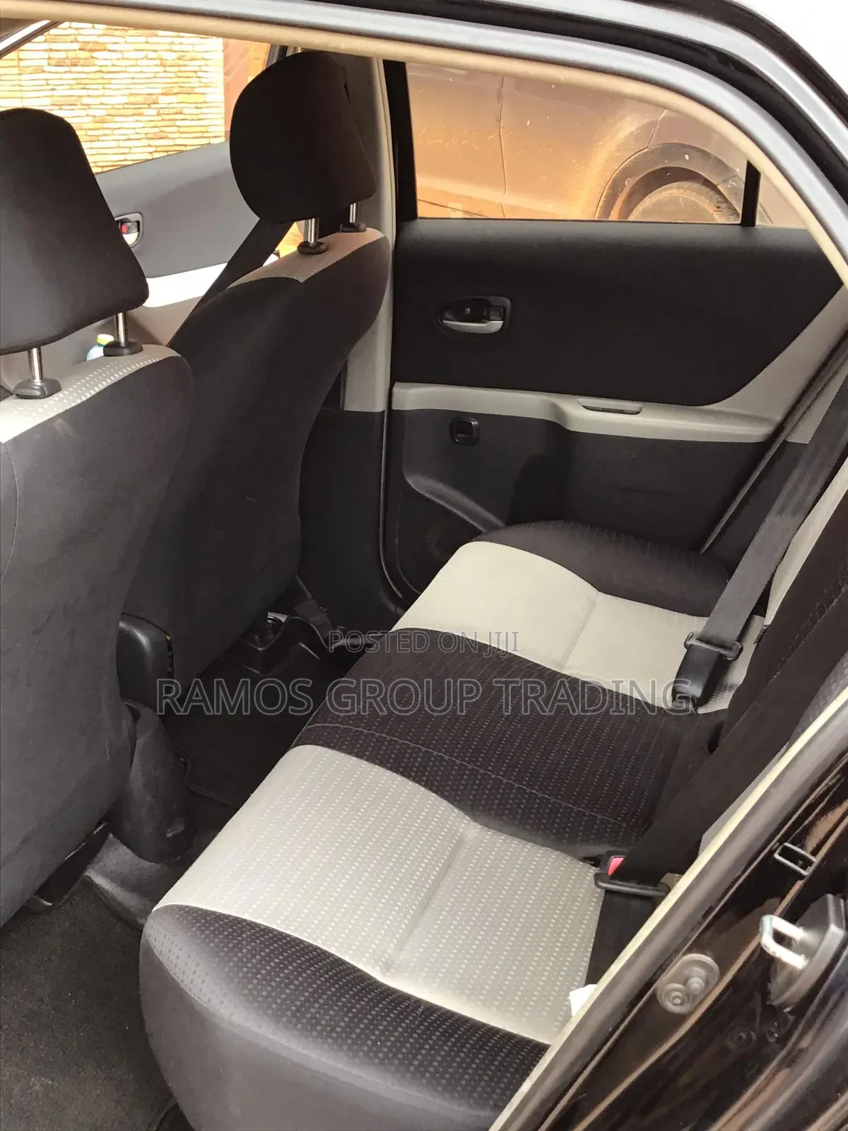 Toyota Yaris Base Hatchback 5dr 2010 Black